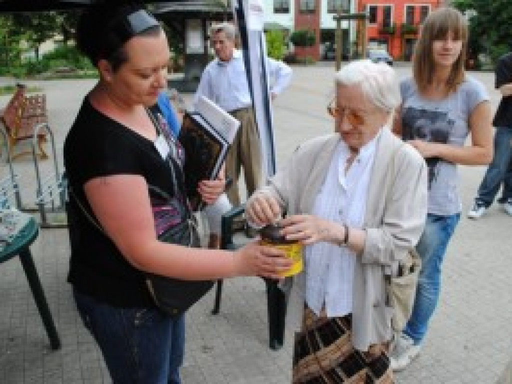 Relacja ze zbiórki na rzecz schroniska w Józefowie.