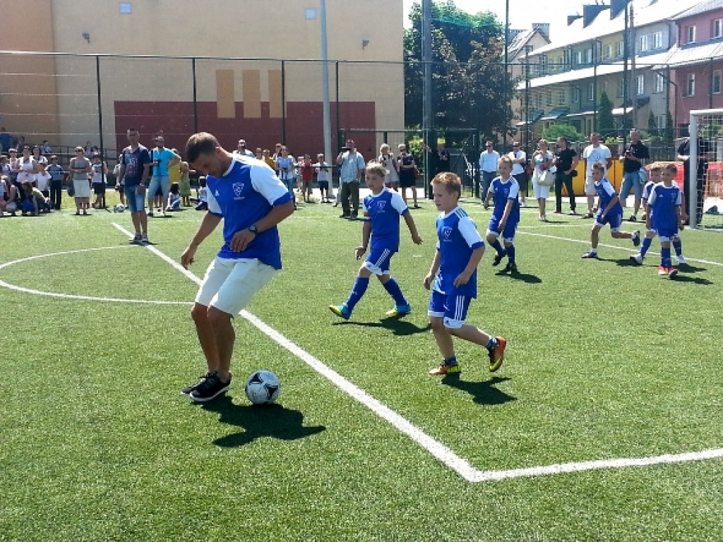 Łukasz Podolski i Tomasz Kłos odwiedzili Football Academy w Płońsku