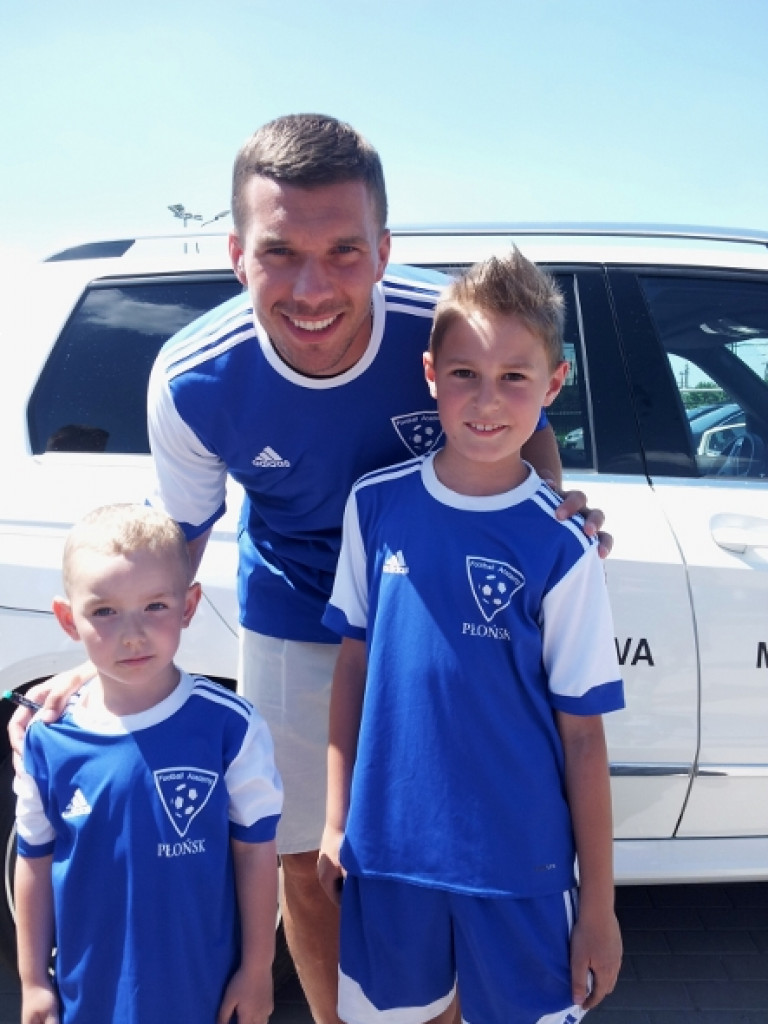 Łukasz Podolski i Tomasz Kłos odwiedzili Football Academy w Płońsku