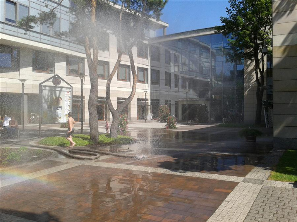 Trochę wody dla ochłody! Kurtyny wodne w Legionowie