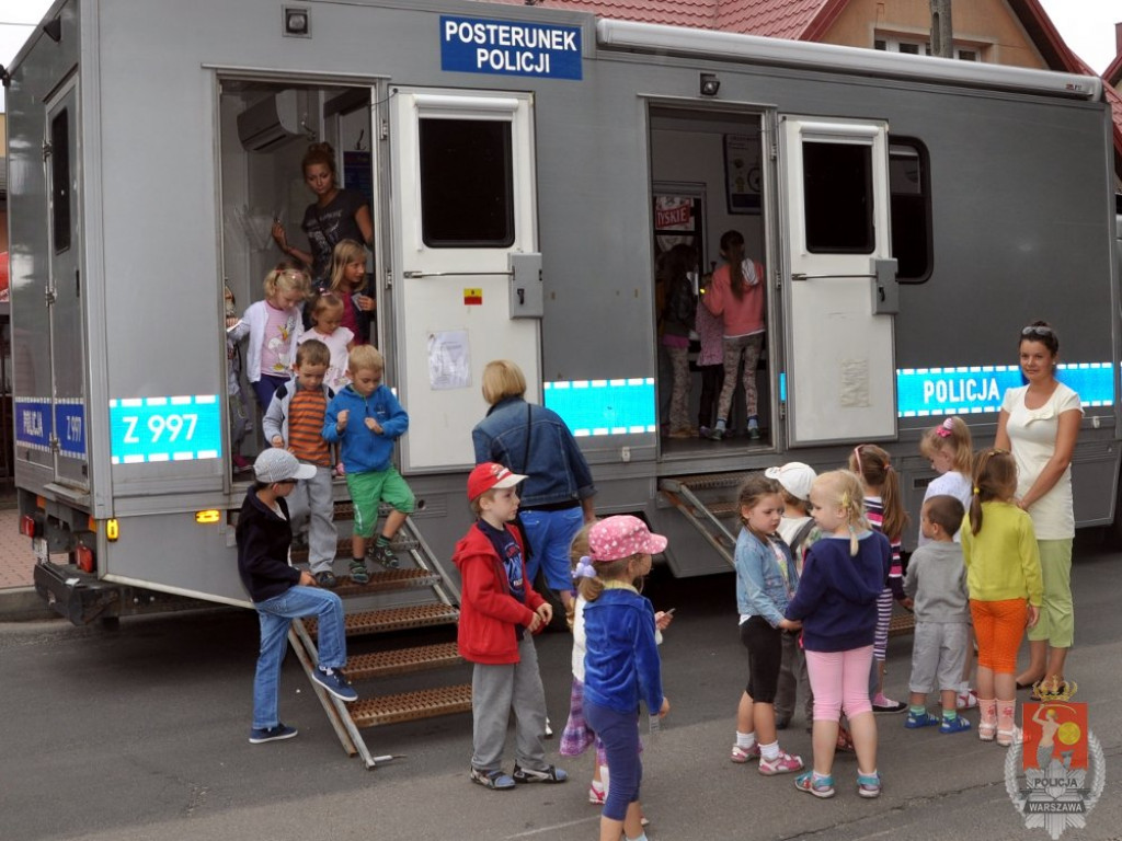 Nowodworska Policja ze sztandarem