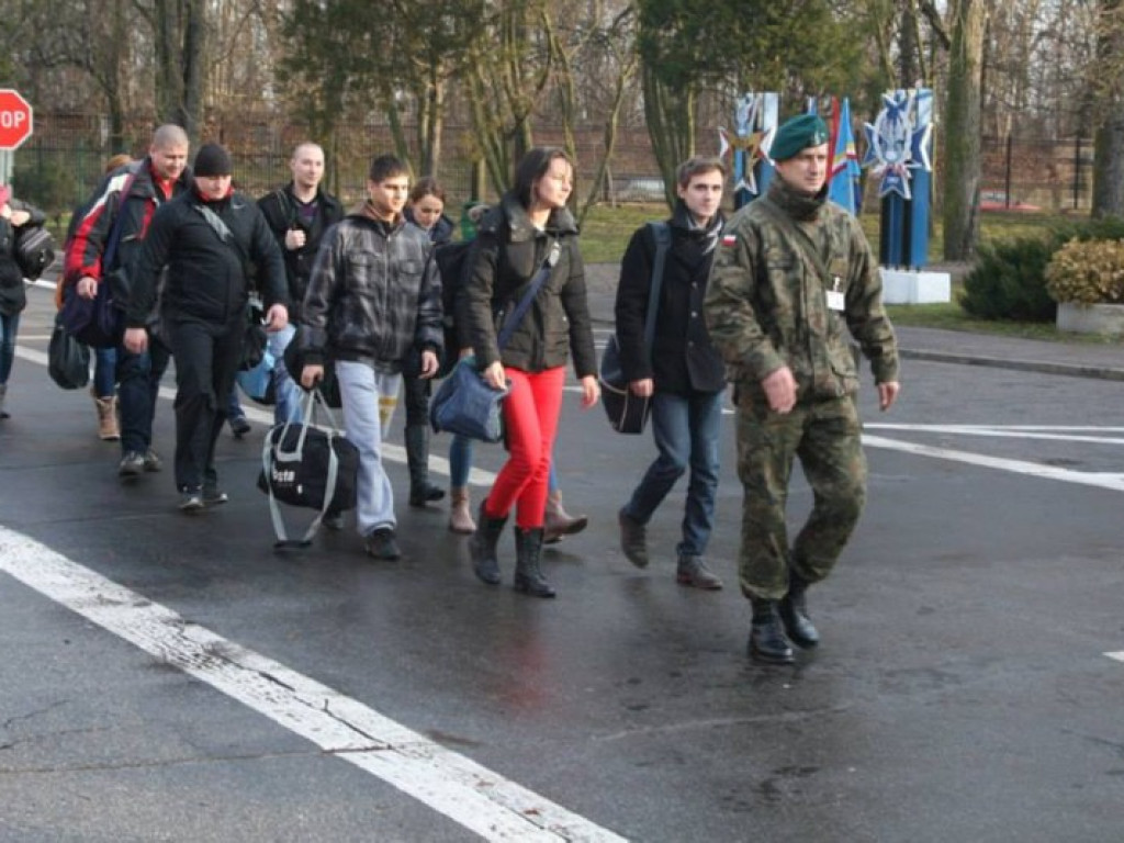 Łącznościowcy z Zegrza przyjęli do służby 220 ochotników