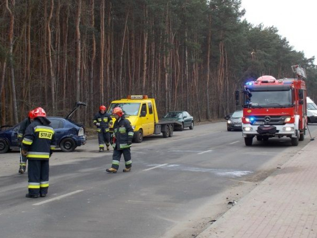 Legionowo: Staranował ogrodzenie cmentarza