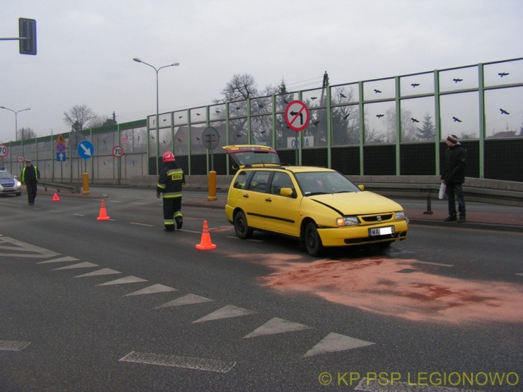 Zderzenie dwóch aut w Legionowie i potrącenie staruszek w Jachrance