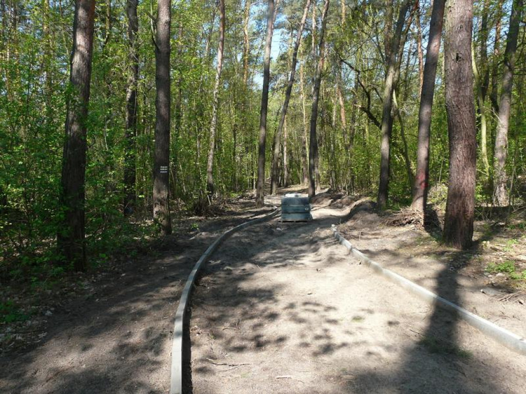 Pomiechówek: Promenada nad Wkrą w lipcu