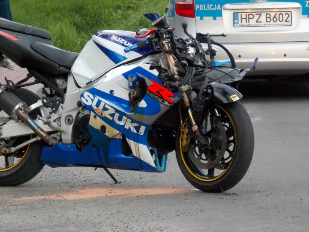 Legionowo: Zderzenie terenówki i motocykla przy CSP