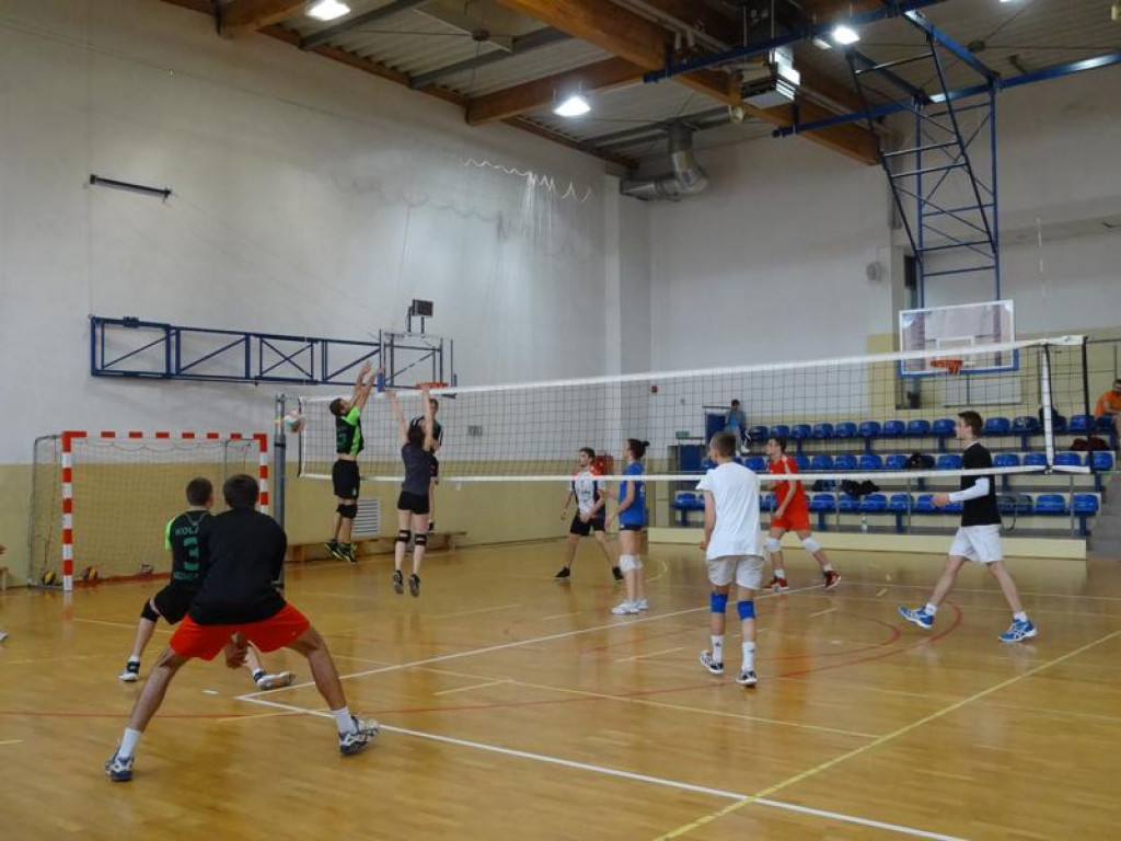 V Amatorska Liga Piłki Siatkowej Gminy Jabłonna (galeria)