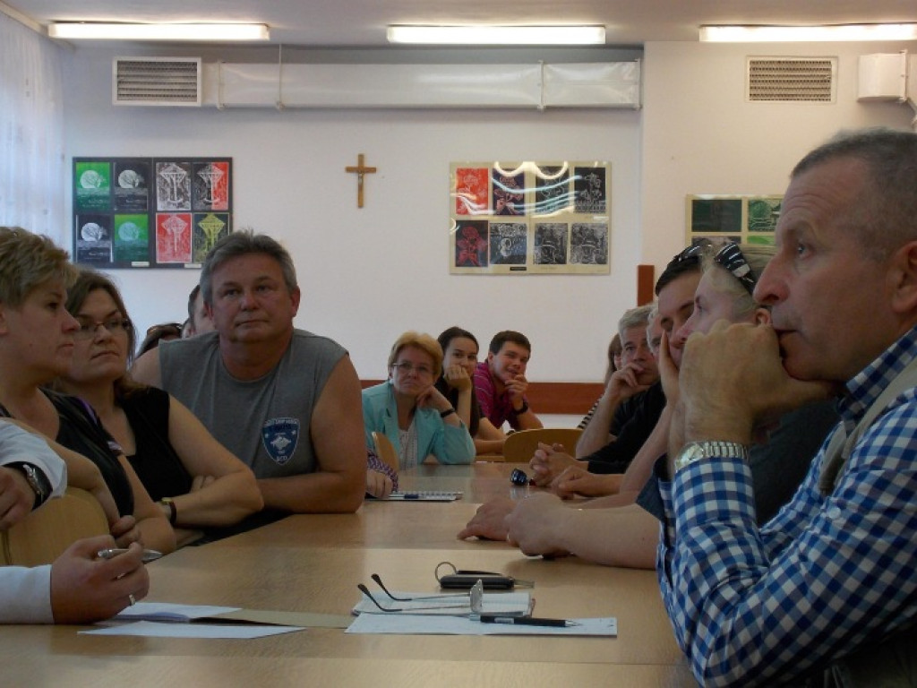 Legionowo: Konsultowali miejską pływalnię