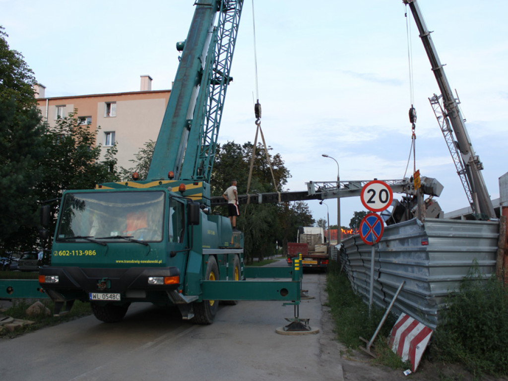 Legionowo: Usunęli złamany dźwig