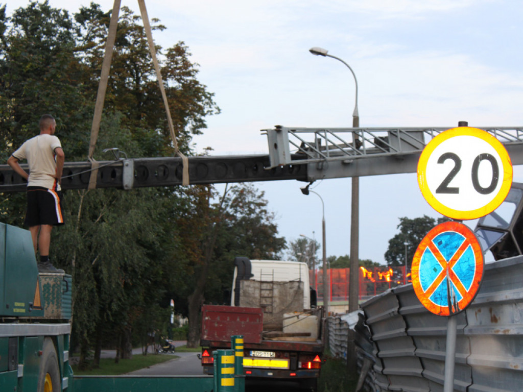 Legionowo: Usunęli złamany dźwig