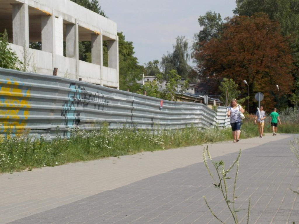 Legionowo: Zamknęli przejście przy PKP. Dłuższa droga na os. Piaski