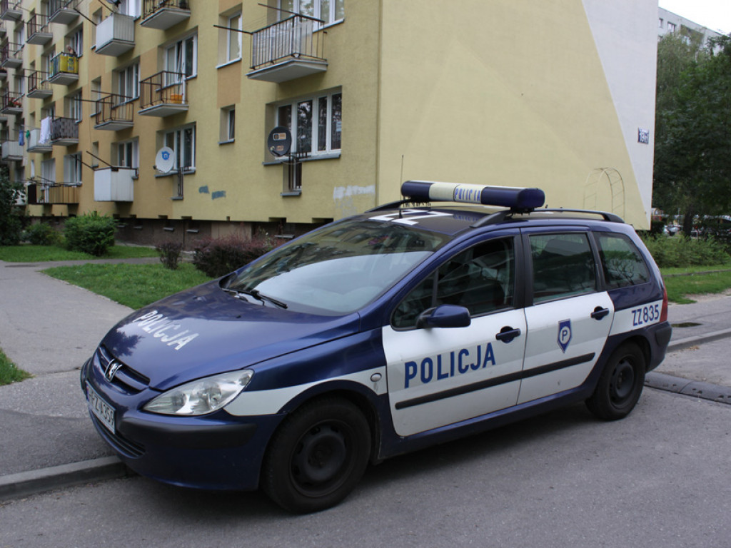 Legionowo: W jednym z mieszkań przy Sowińskiego znaleźli rozkładające się zwłoki