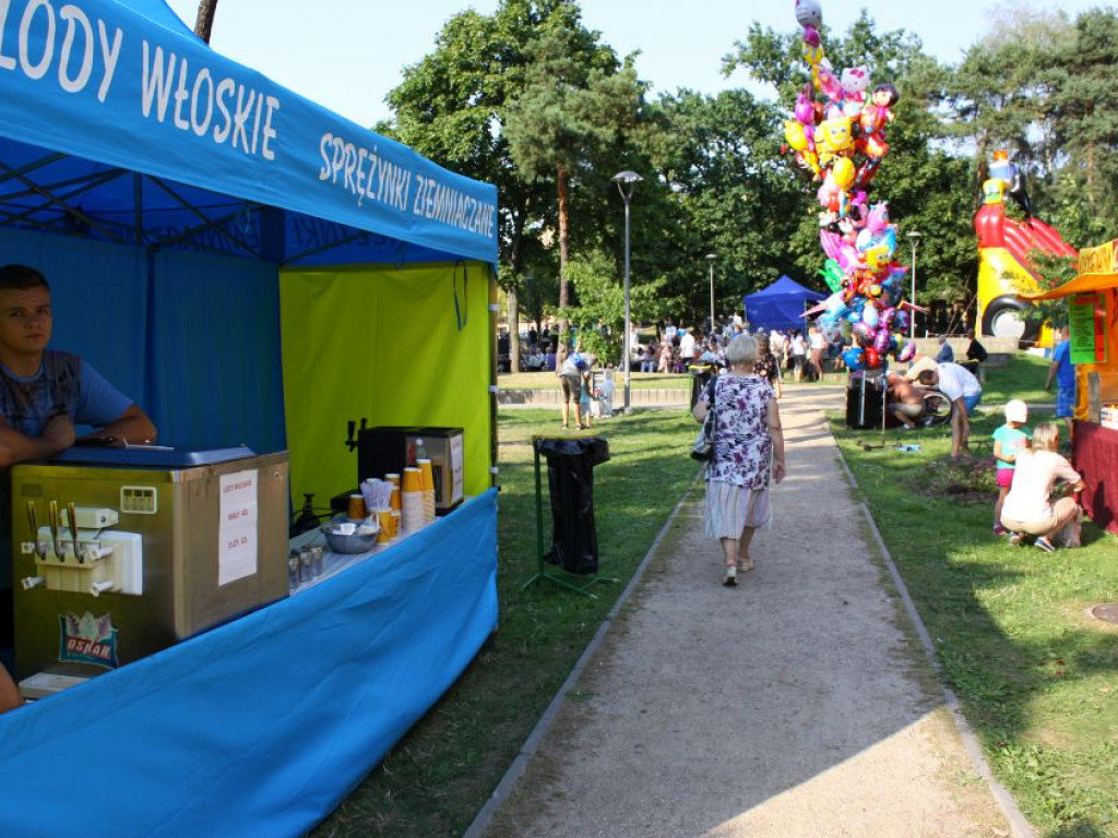 Legionowo: Powstańcze piosenki przy ratuszu
