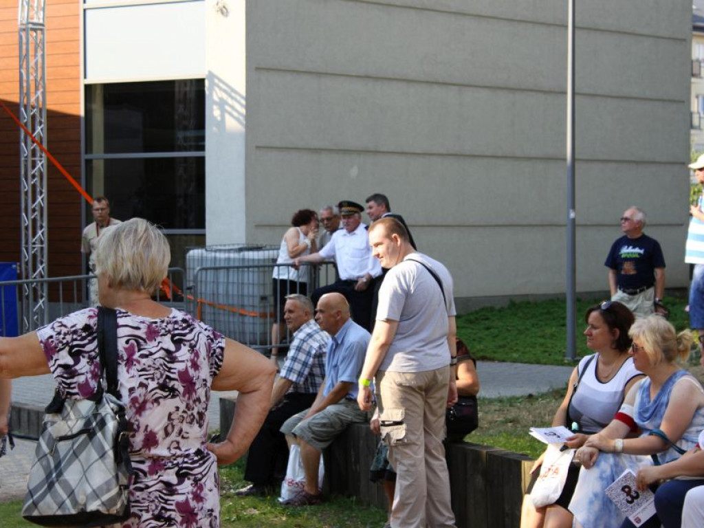 Legionowo: Powstańcze piosenki przy ratuszu