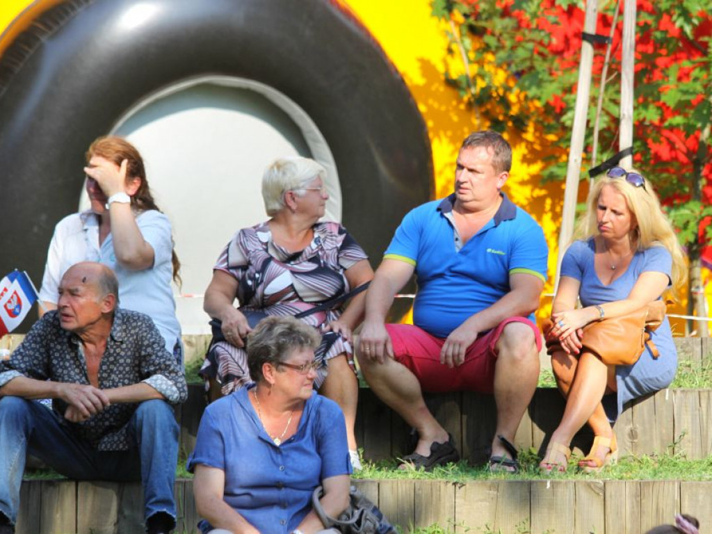Legionowo: Powstańcze piosenki przy ratuszu