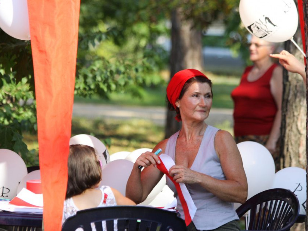 Legionowo: Powstańcze piosenki przy ratuszu