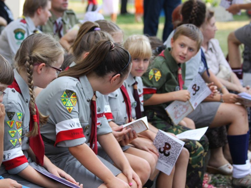Legionowo: Powstańcze piosenki przy ratuszu