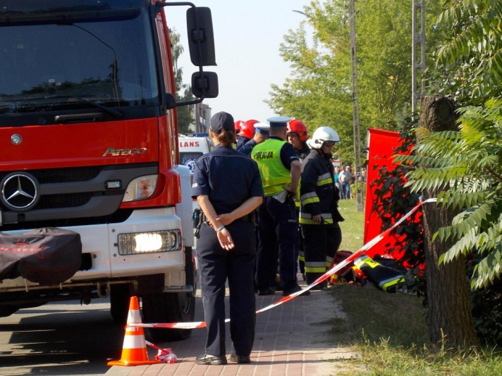 Legionowo: Toyota wypadła z drogi. Są osoby poszkodowane