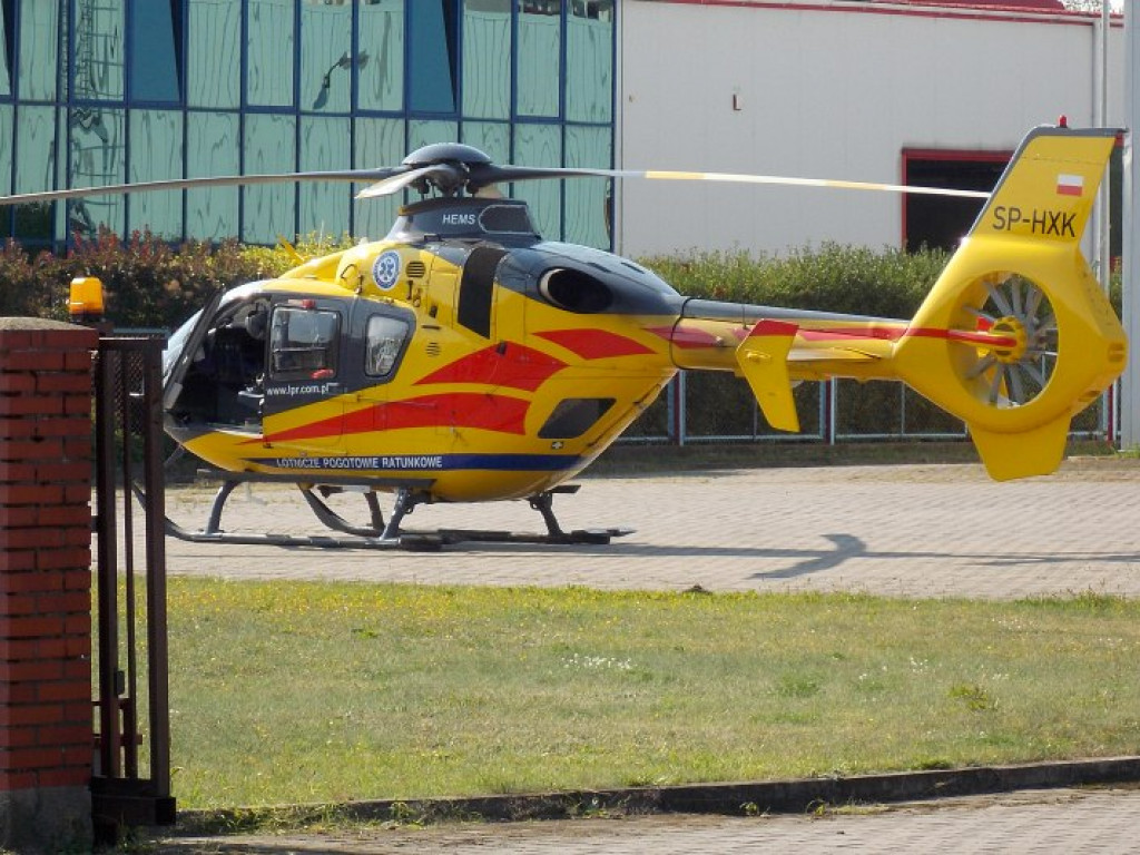 Legionowo: Toyota wypadła z drogi. Są osoby poszkodowane