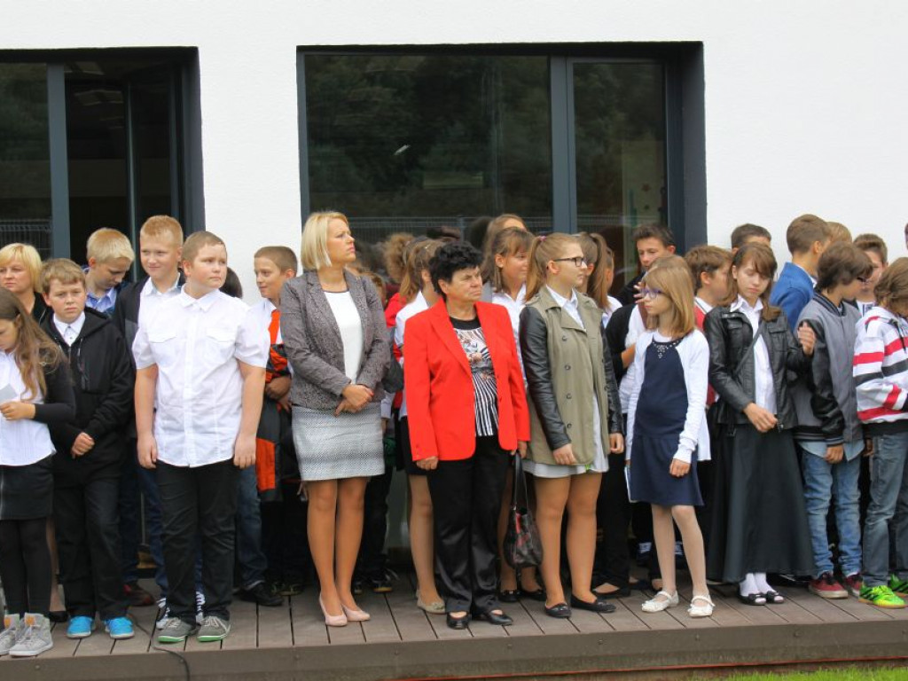 Chotomów: Poświęcili i otworzyli CEKS. Nie obyło się bez zgrzytów
