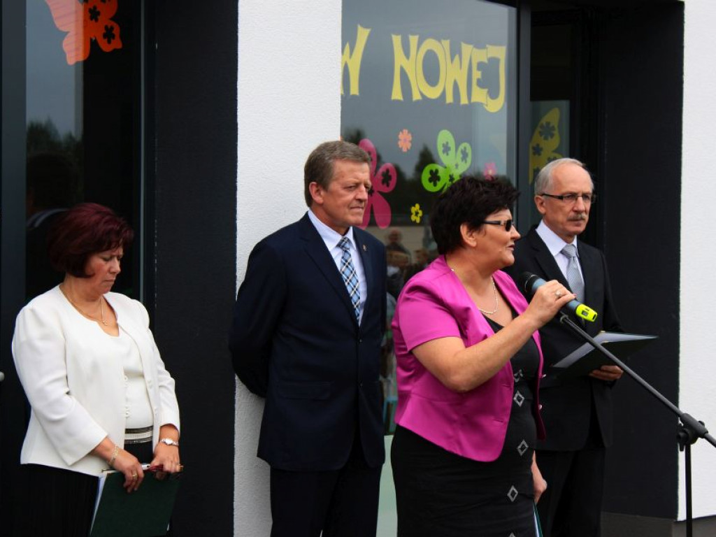 Chotomów: Poświęcili i otworzyli CEKS. Nie obyło się bez zgrzytów