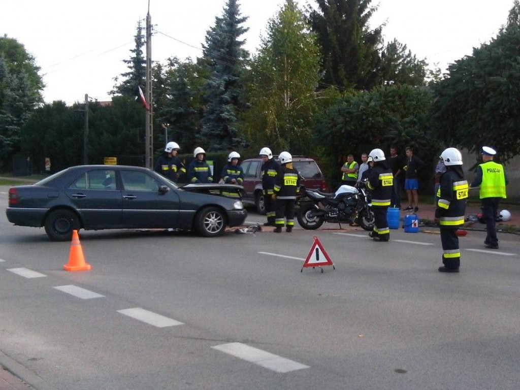 Jabłonna: Mercedes zderzył się z motocyklem na Modlińskiej