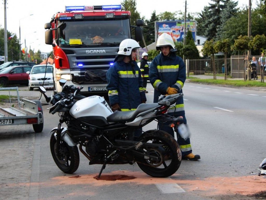 Jabłonna: Mercedes zderzył się z motocyklem na Modlińskiej