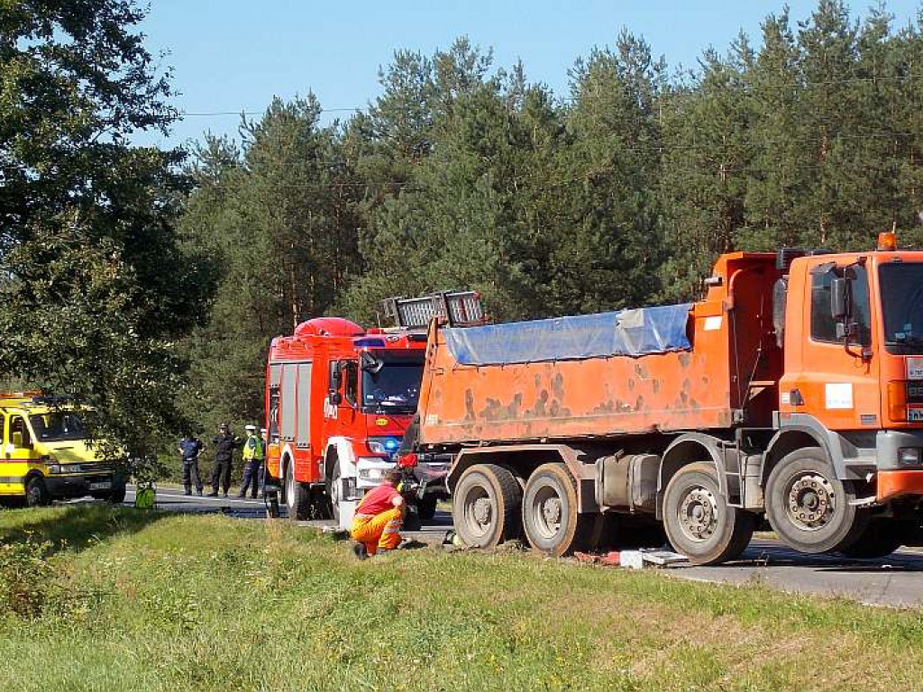 Łajski: Bus zderzył się z wywrotką