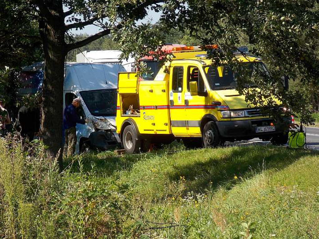 Łajski: Bus zderzył się z wywrotką