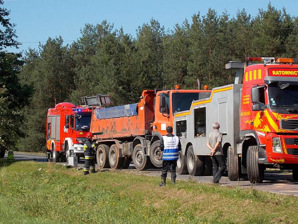 Łajski: Bus zderzył się z wywrotką