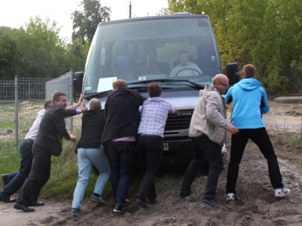 Legionowo: Wyjazdowa Komisja Rozwoju Rady Miasta... utknęła w piasku (wideo)