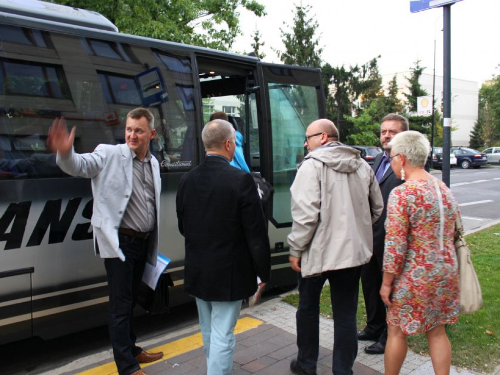 Legionowo: Wyjazdowa Komisja Rozwoju Rady Miasta... utknęła w piasku (wideo)