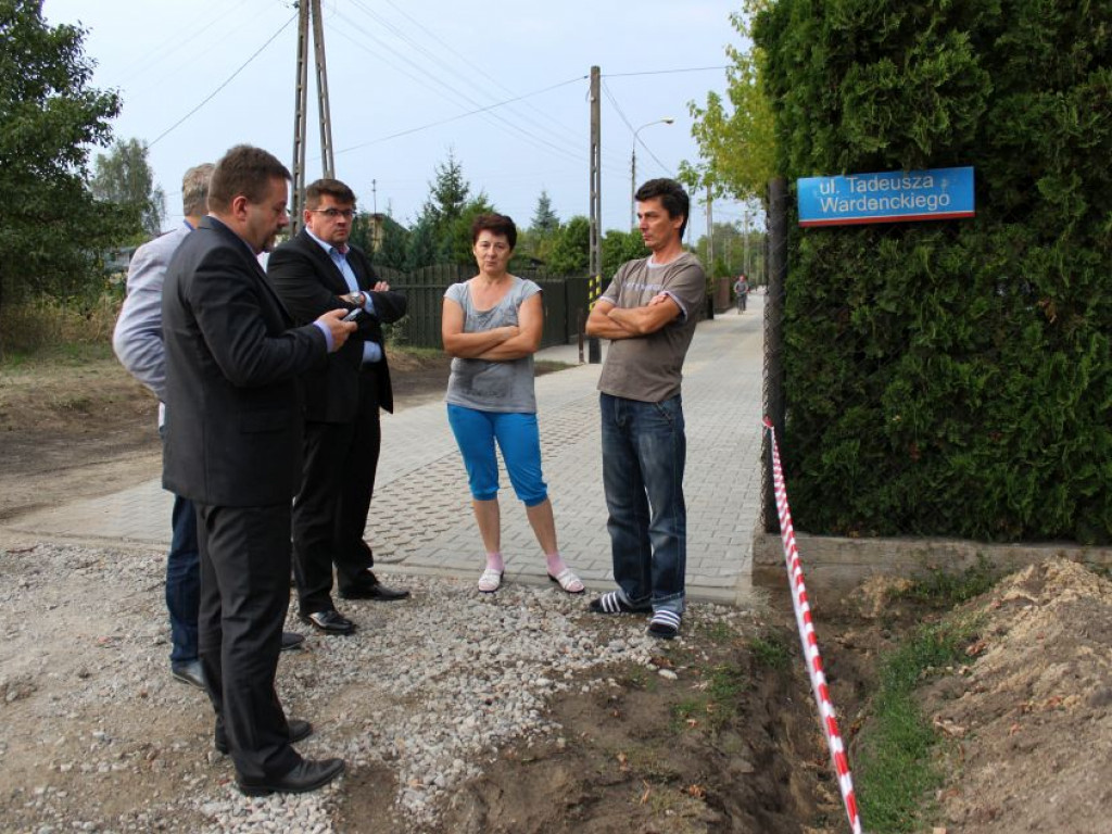 Legionowo: Wyjazdowa Komisja Rozwoju Rady Miasta... utknęła w piasku (wideo)
