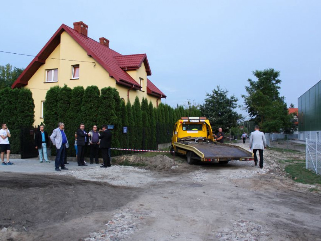 Legionowo: Wyjazdowa Komisja Rozwoju Rady Miasta... utknęła w piasku (wideo)
