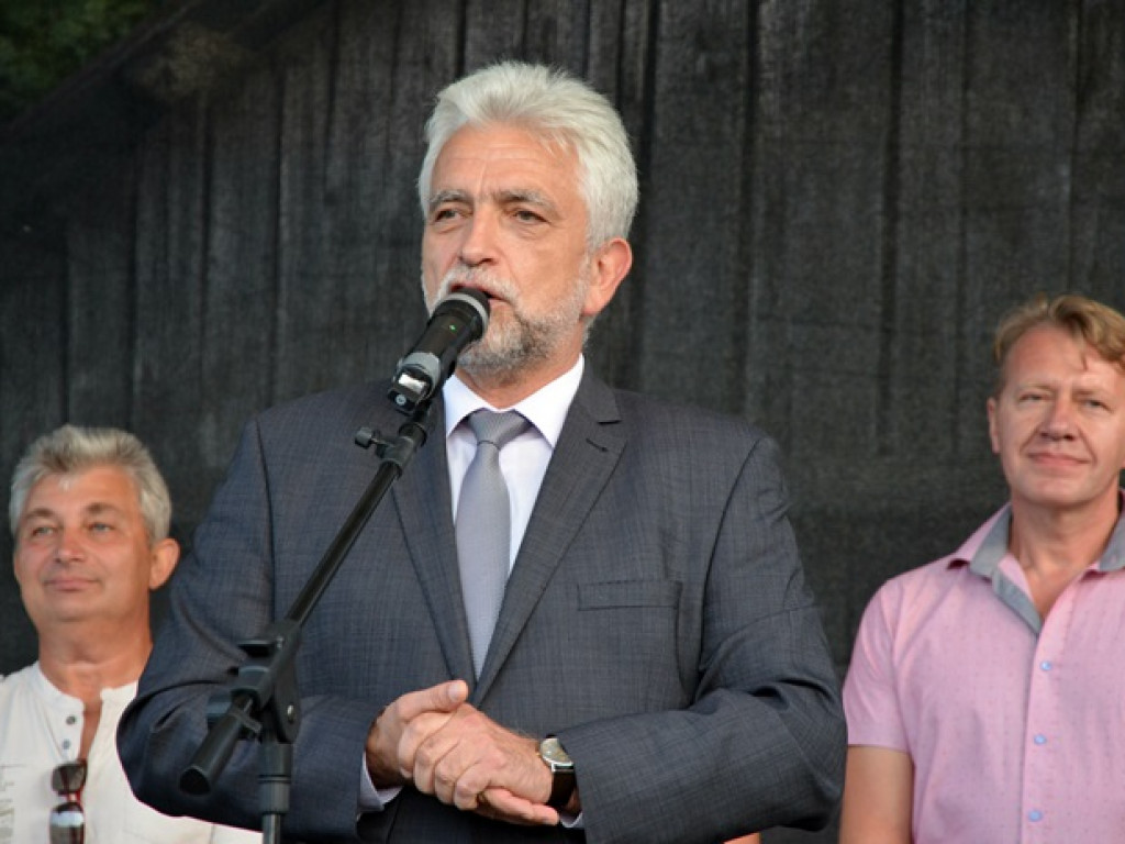 Nieporęt: Jak wójt ze starostą grochówkę serwowali, czyli Piknik Rodzinny