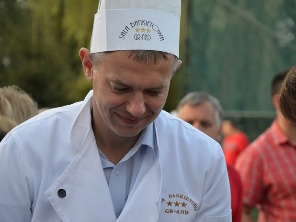 Nieporęt: Jak wójt ze starostą grochówkę serwowali, czyli Piknik Rodzinny