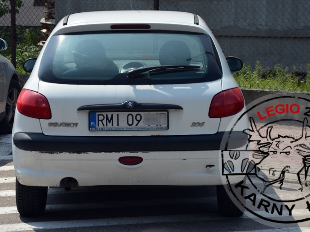 Legionowo: Parkowanie na ul. Kopernika