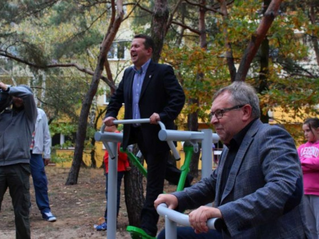 Legionowo: Jak prezydent z radnym siłownię otwierali (film)