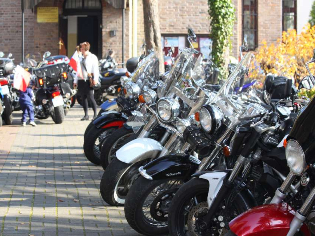Legionowo: Widowiskowo zamknęli sezon motocyklowy (galeria)