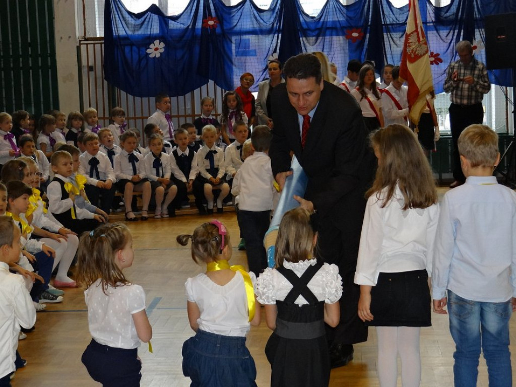 Uroczystość ślubowania klas pierwszych i Święto Patrona Szkoły Podstawowej nr 8
