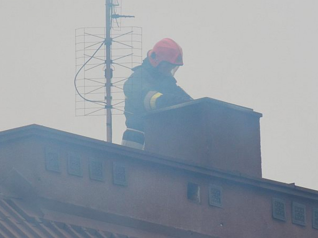 Legionowo: Pożar sadzy w kominie