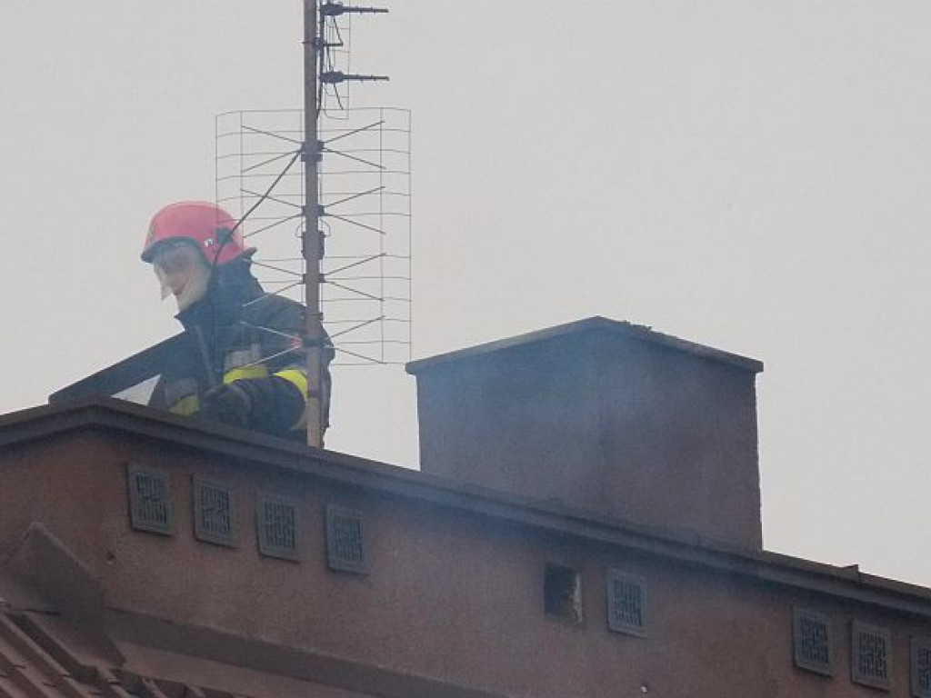 Legionowo: Pożar sadzy w kominie