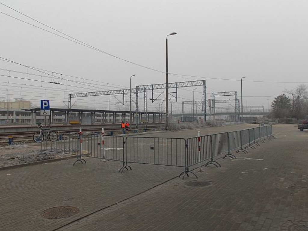 Legionowo: Można parkować przy stacji PKP