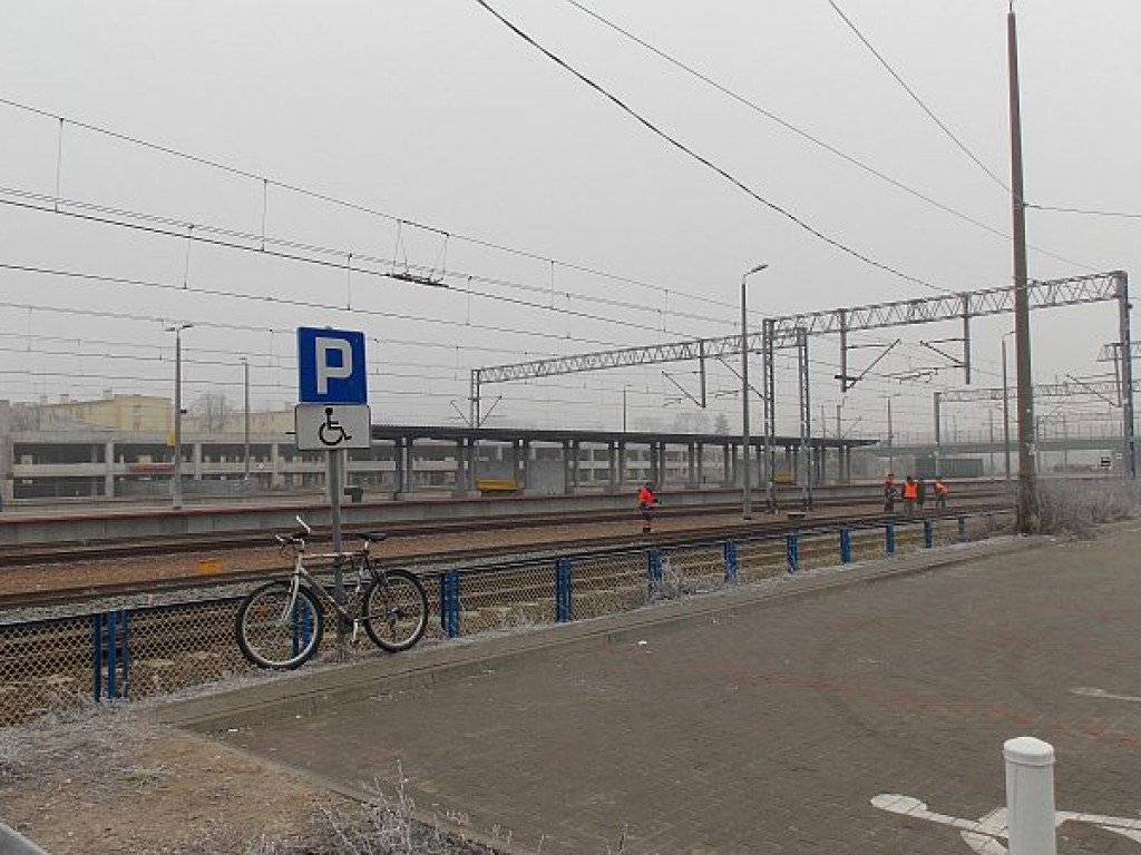 Legionowo: Można parkować przy stacji PKP