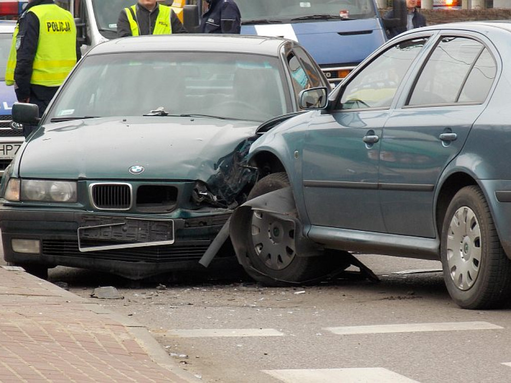 Legionowo: Wypadek na Słowackiego. Jedna osoba w szpitalu