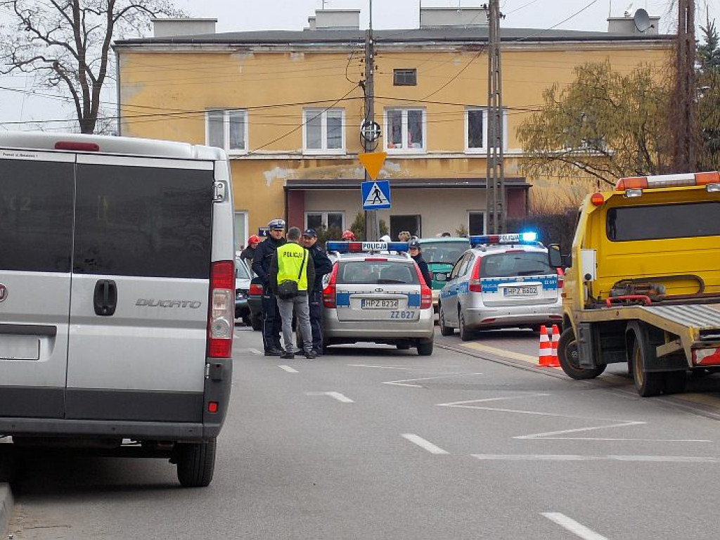 Legionowo: Wypadek na Słowackiego. Jedna osoba w szpitalu