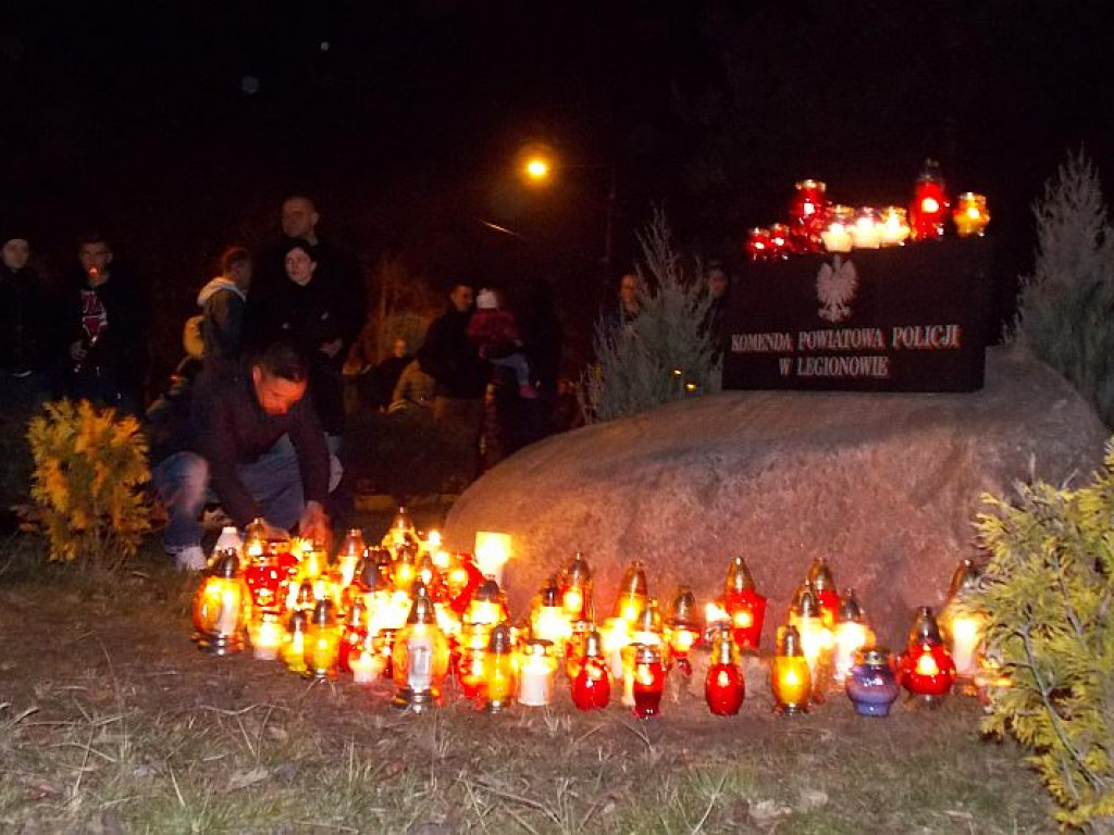 Legionowo: Wieczorne zamieszki pod gmachem policji