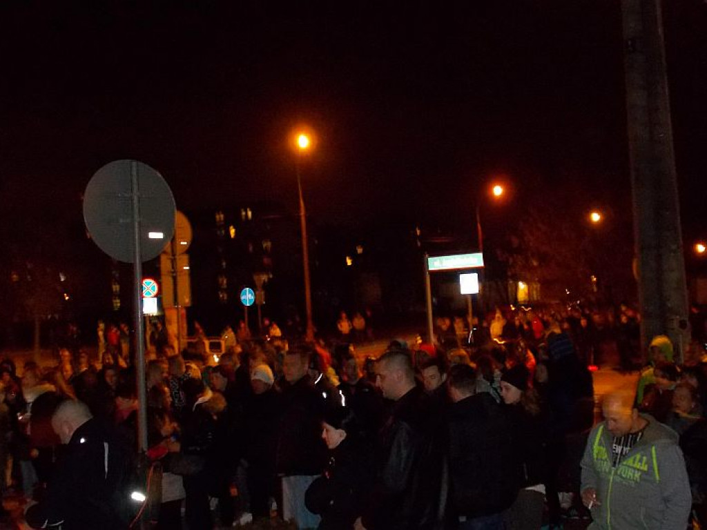 Legionowo: Wieczorne zamieszki pod gmachem policji