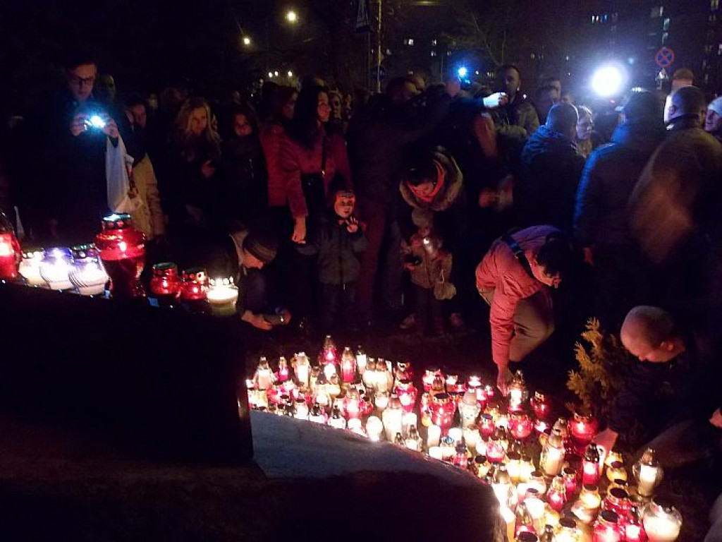 Legionowo: Wieczorne zamieszki pod gmachem policji