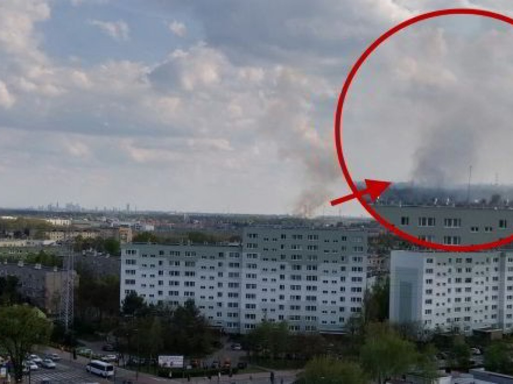 Jabłonna: Spłonął piętrowy dom (wideo)